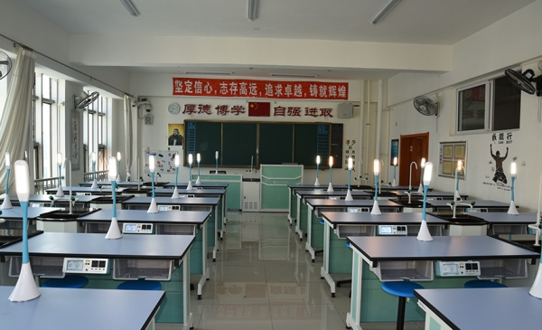 盤錦__高級中學